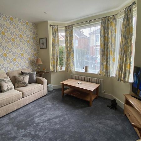 Villa Charming 3 Bed House And Garden, Pet Friendly à Bornemouth Extérieur photo
